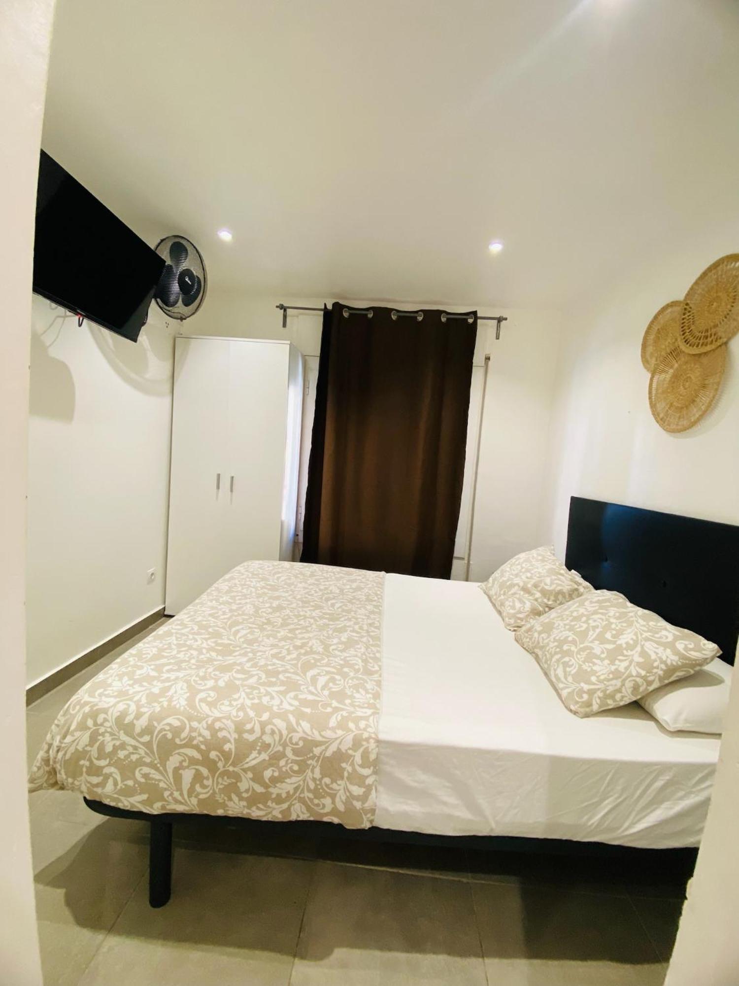 Apartamentos Con Bano Privado Frente Al Metro L5 Barcelona-Hospitalet L'Hospitalet de Llobregat Exteriér fotografie