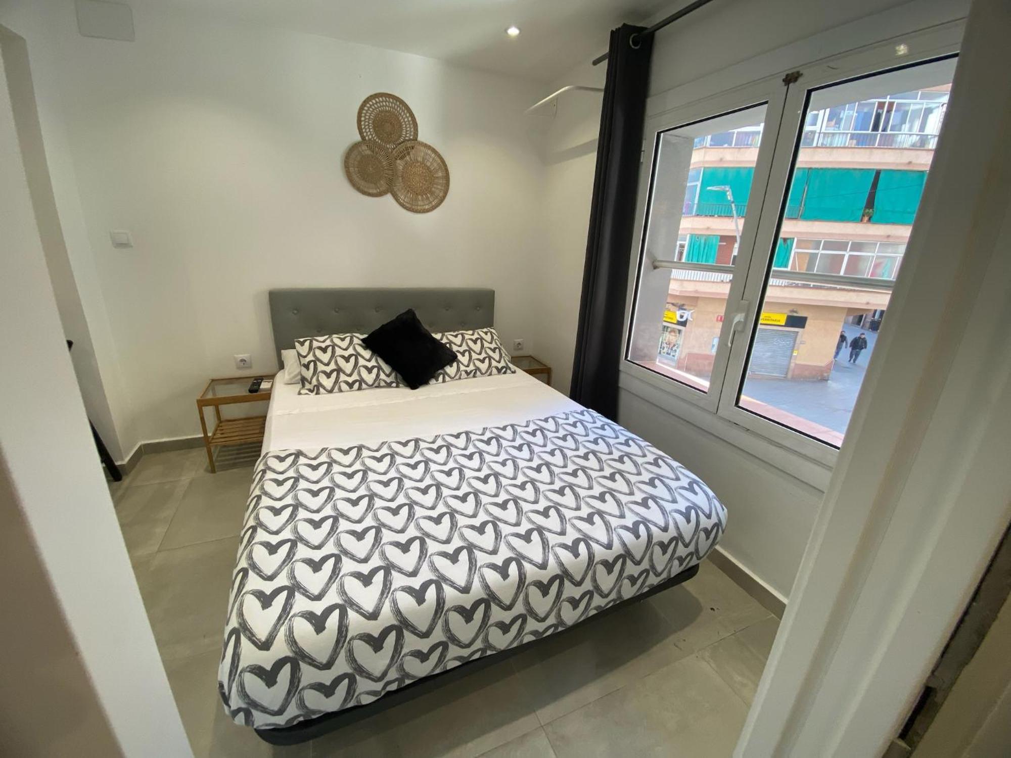 Apartamentos Con Bano Privado Frente Al Metro L5 Barcelona-Hospitalet L'Hospitalet de Llobregat Exteriér fotografie