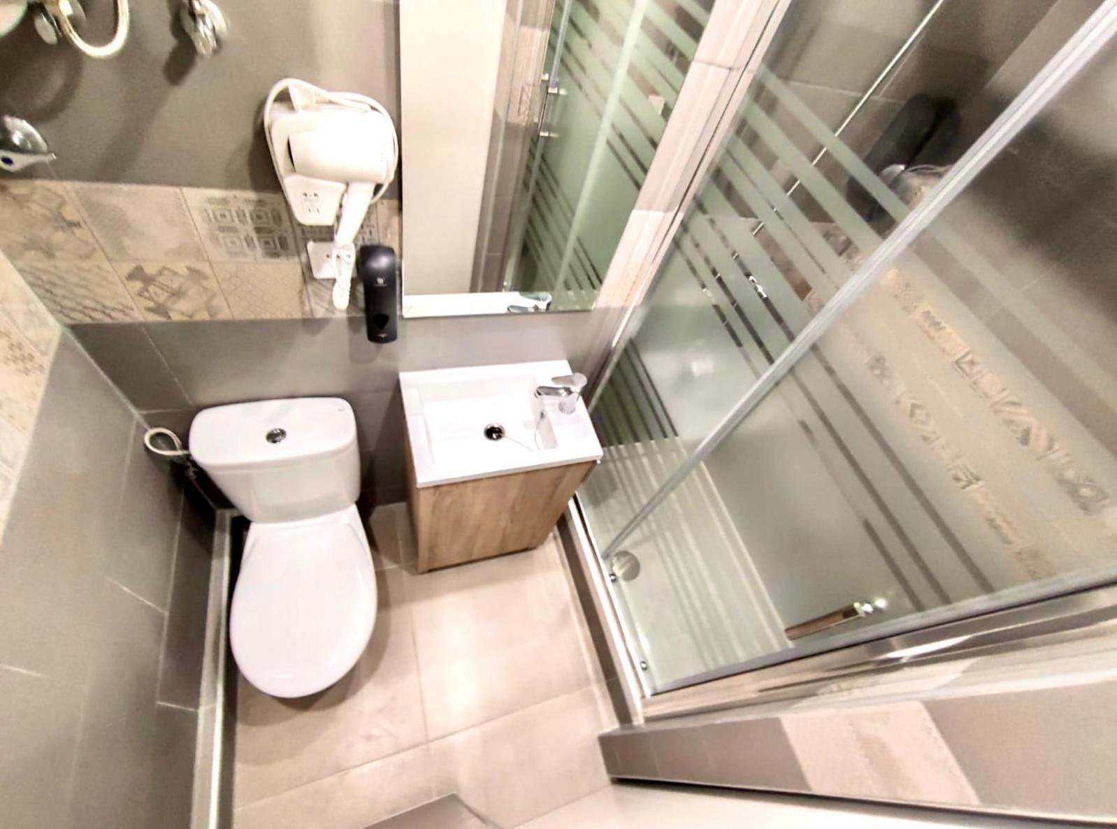 Apartamentos Con Bano Privado Frente Al Metro L5 Barcelona-Hospitalet L'Hospitalet de Llobregat Exteriér fotografie