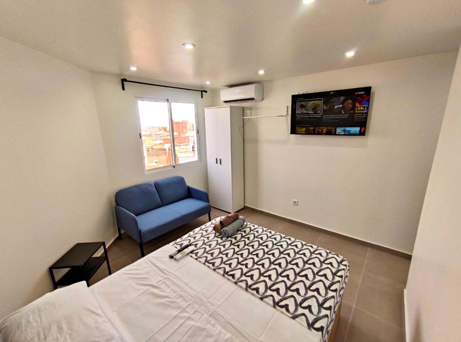 Apartamentos Con Bano Privado Frente Al Metro L5 Barcelona-Hospitalet L'Hospitalet de Llobregat Exteriér fotografie
